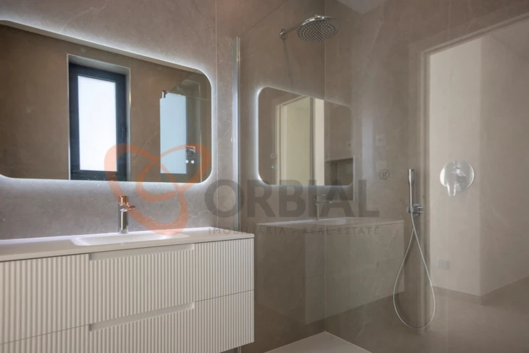 Moradia T4 para Venda em Albufeira e Olhos de Água Foto 46