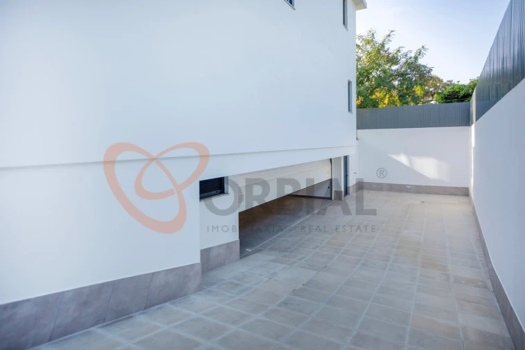 Moradia T4 para Venda em Albufeira e Olhos de Água Foto 49