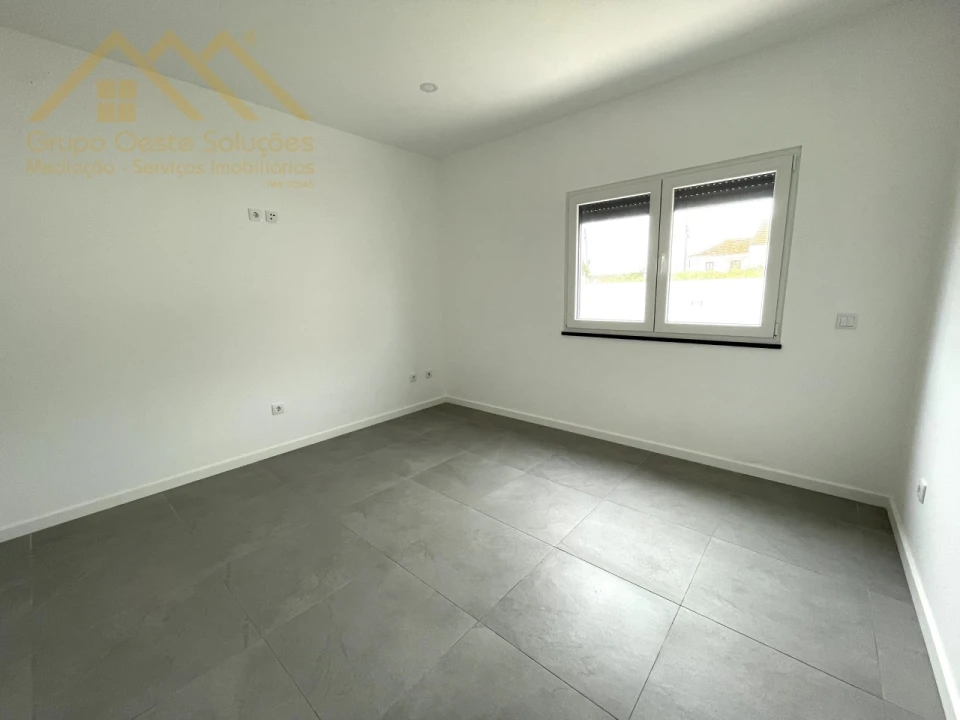 Moradia T6 para Venda em A dos Cunhados e Maceira Foto 12