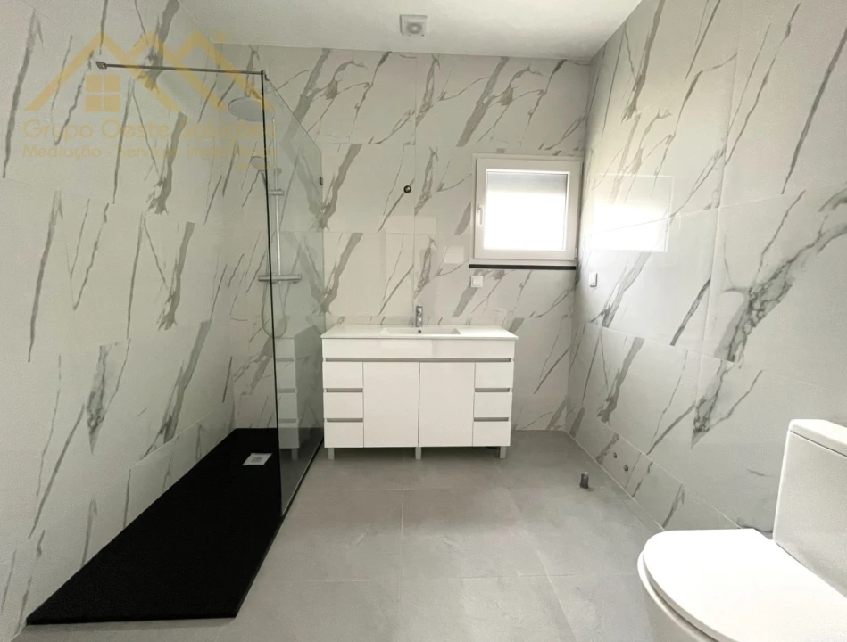 Moradia T6 para Venda em A dos Cunhados e Maceira Foto 11