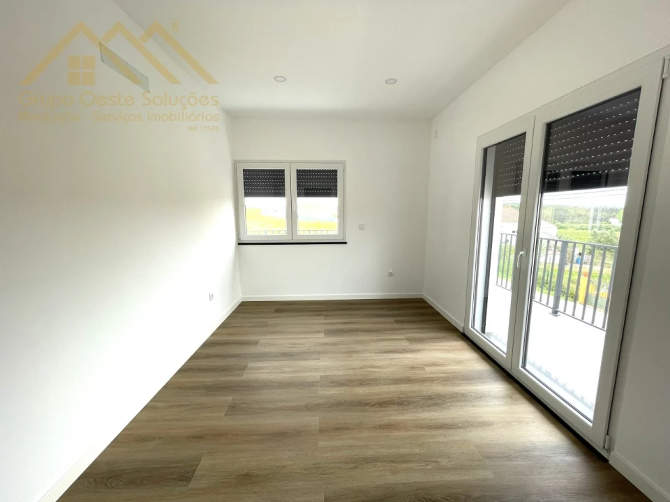 Moradia T6 para Venda em A dos Cunhados e Maceira Foto 16