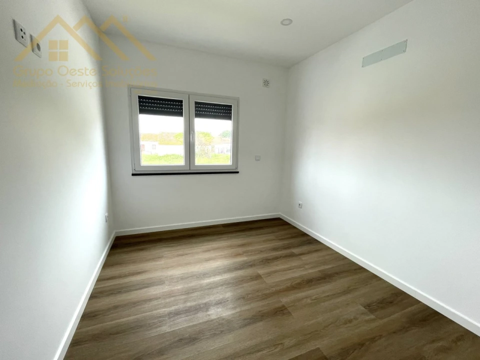 Moradia T6 para Venda em A dos Cunhados e Maceira Foto 24