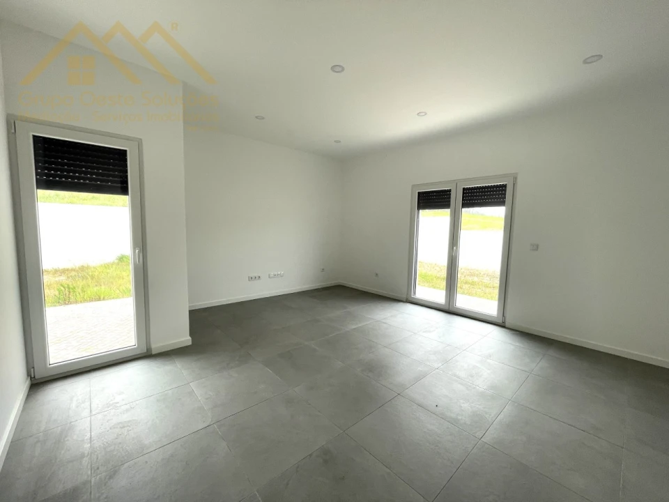 Moradia T6 para Venda em A dos Cunhados e Maceira Foto 9