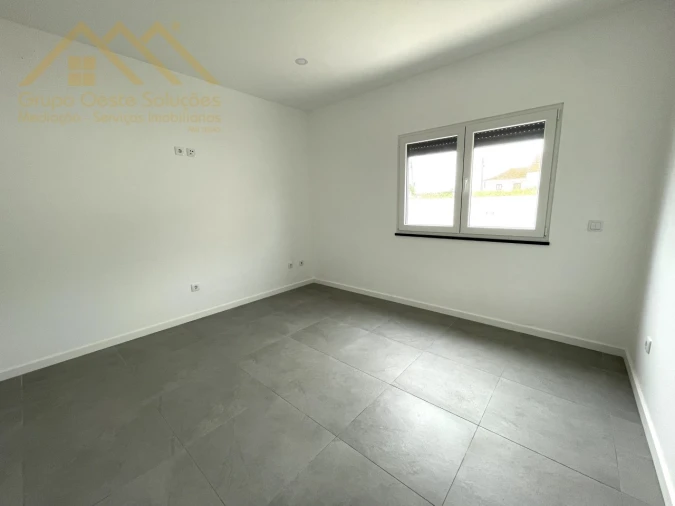 Moradia T6 para Venda em A dos Cunhados e Maceira Foto 12