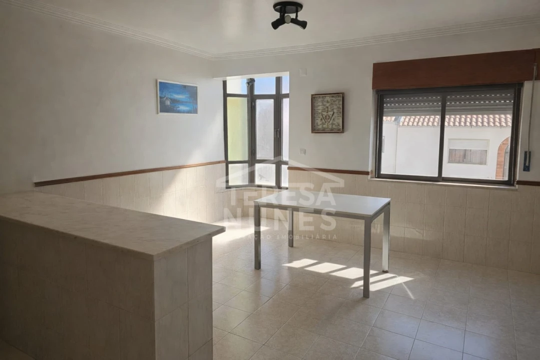 Apartamento T2 para Venda em Charneca de Caparica e Sobreda Foto 3