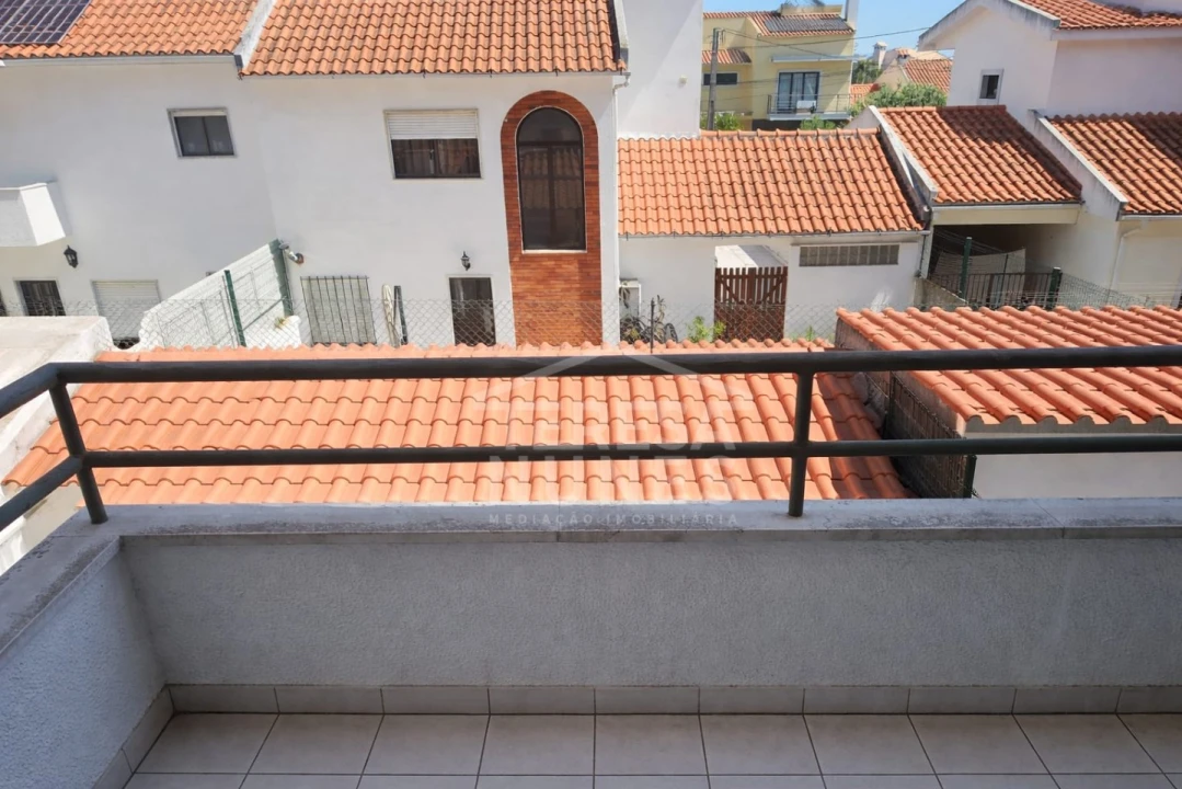 Apartamento T2 para Venda em Charneca de Caparica e Sobreda Foto 4