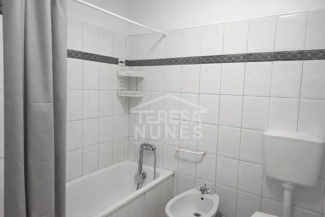 Apartamento T2 para Venda em Charneca de Caparica e Sobreda Foto 10