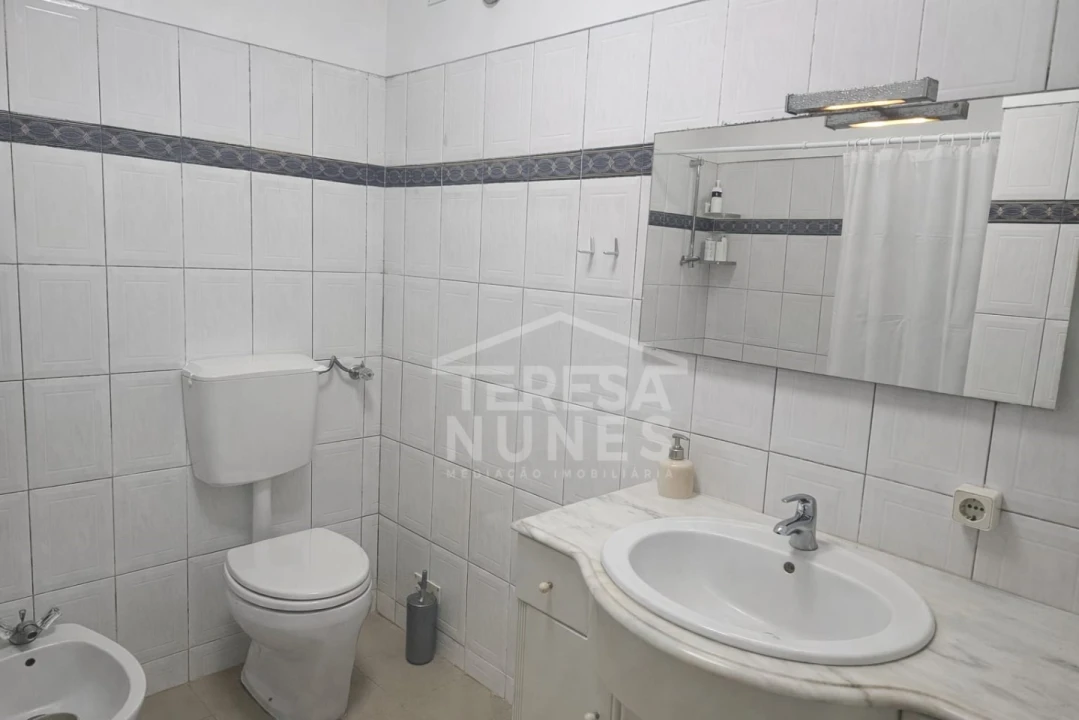 Apartamento T2 para Venda em Charneca de Caparica e Sobreda Foto 11
