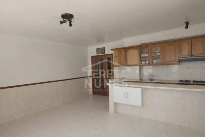 Apartamento T2 para Venda em Charneca de Caparica e Sobreda