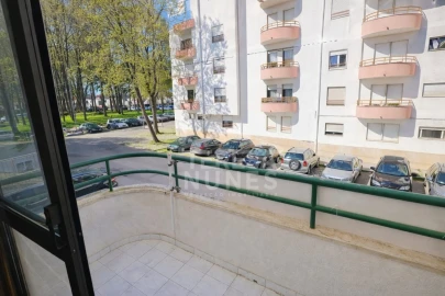 Apartamento T2 para Venda em Charneca de Caparica e Sobreda