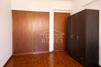 Apartamento T2 para Venda em Charneca de Caparica e Sobreda