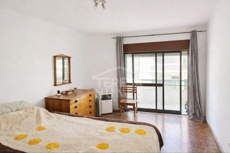 Apartamento T2 para Venda em Charneca de Caparica e Sobreda Foto 7