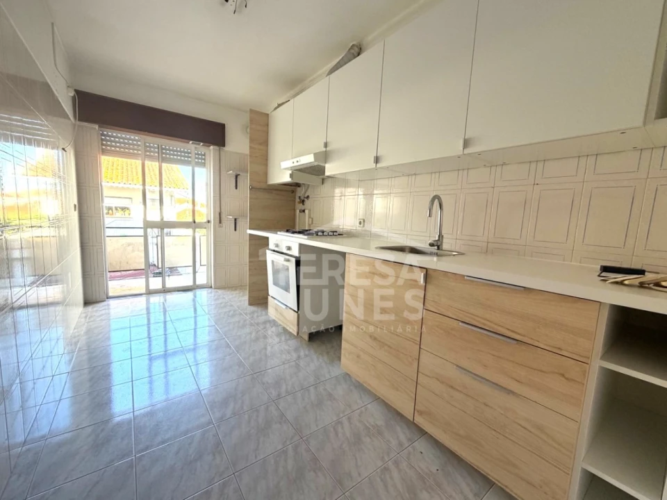 Apartamento T2 para Venda em Quinta do Conde Foto 1