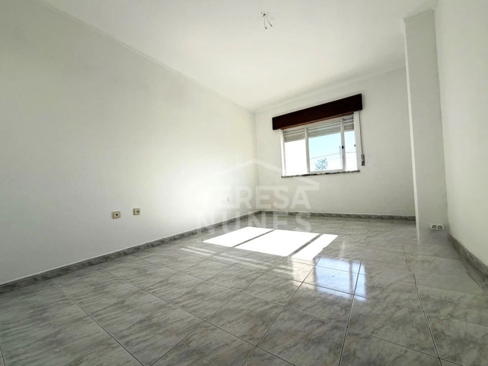 Apartamento T2 para Venda em Quinta do Conde Foto 13