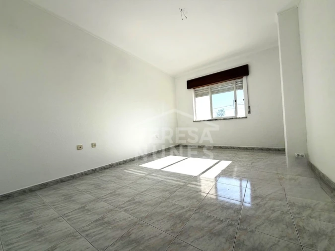 Apartamento T2 para Venda em Quinta do Conde Foto 13