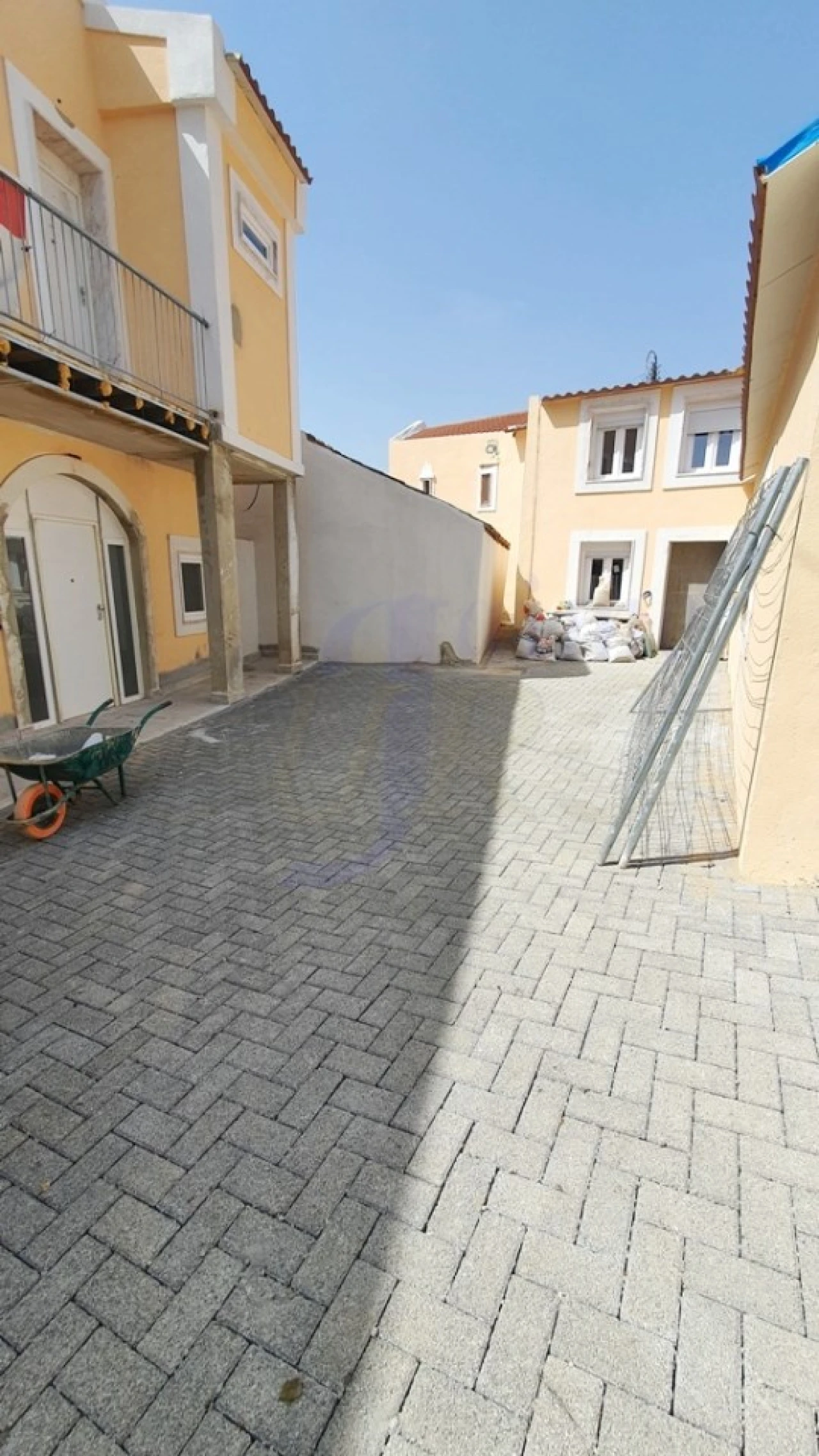 Moradia T1 para Venda em Agualva e Mira-Sintra Foto 12