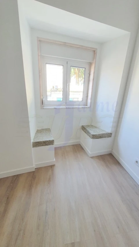 Moradia T1 para Venda em Agualva e Mira-Sintra