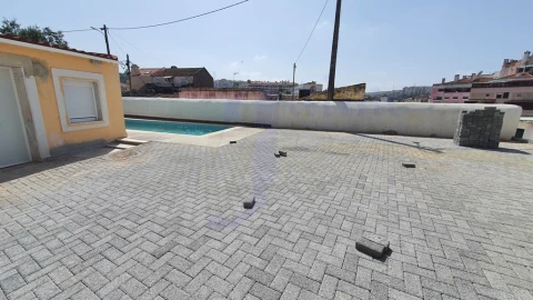 Moradia T1 para Venda em Agualva e Mira-Sintra