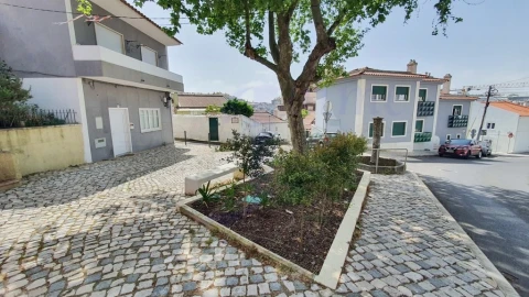 Moradia T1 para Venda em Agualva e Mira-Sintra