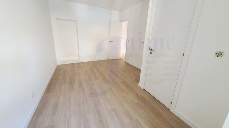 Moradia T1 para Venda em Agualva e Mira-Sintra Foto 9