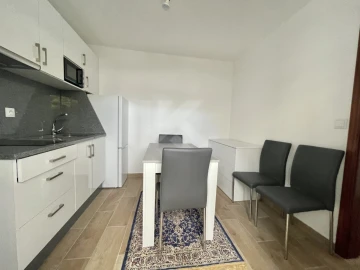 Apartamento T1 para Arrendamento em Funchal (São Pedro)