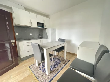 Apartamento T1 para Arrendamento em Funchal (São Pedro)