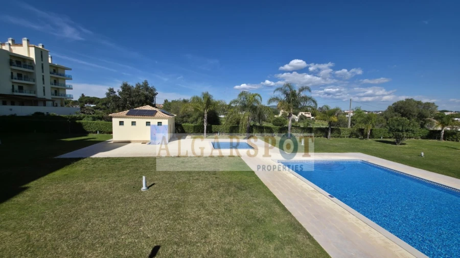 Apartamento T3 para Venda em Quarteira Foto 36