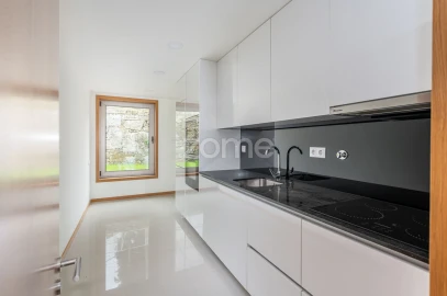 Apartamento T2 para Arrendamento em Caldas de Vizela (São Miguel e São João)