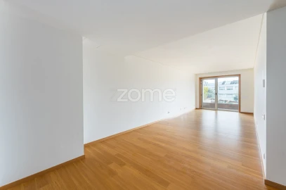 Apartamento T2 para Arrendamento em Caldas de Vizela (São Miguel e São João)