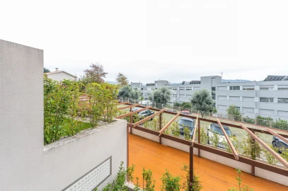 Apartamento T2 para Arrendamento em Caldas de Vizela (São Miguel e São João)