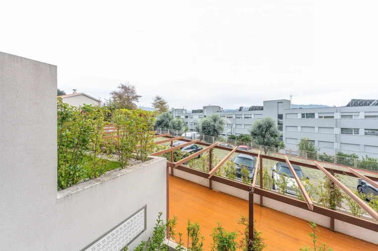 Apartamento T2 para Arrendamento em Caldas de Vizela (São Miguel e São João) Foto 25