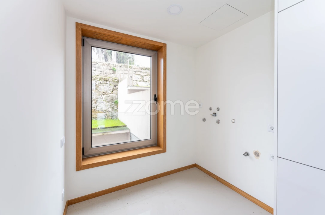 Apartamento T2 para Arrendamento em Caldas de Vizela (São Miguel e São João) Foto 14