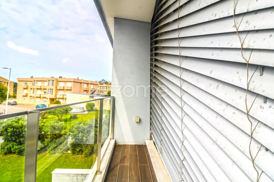 Moradia T4 para Arrendamento em Canelas Foto 32