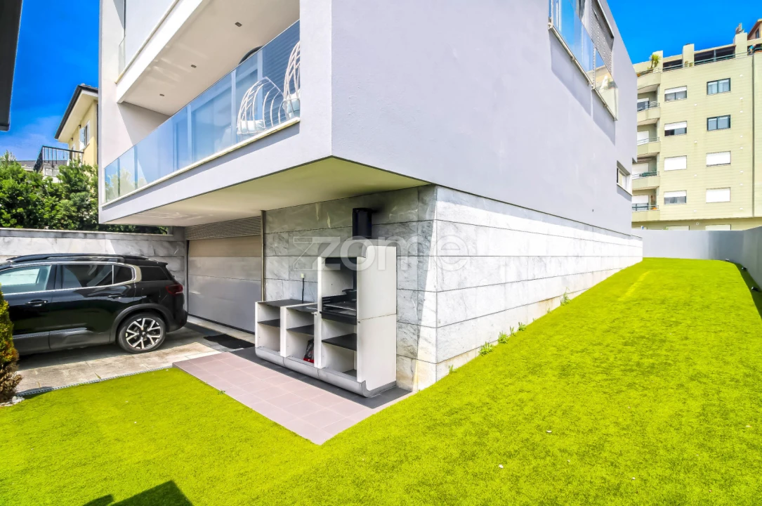 Moradia T4 para Arrendamento em Canelas Foto 61