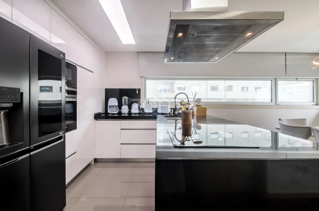 Moradia T4 para Arrendamento em Canelas Foto 9