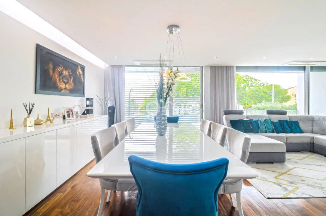 Moradia T4 para Arrendamento em Canelas Foto 18