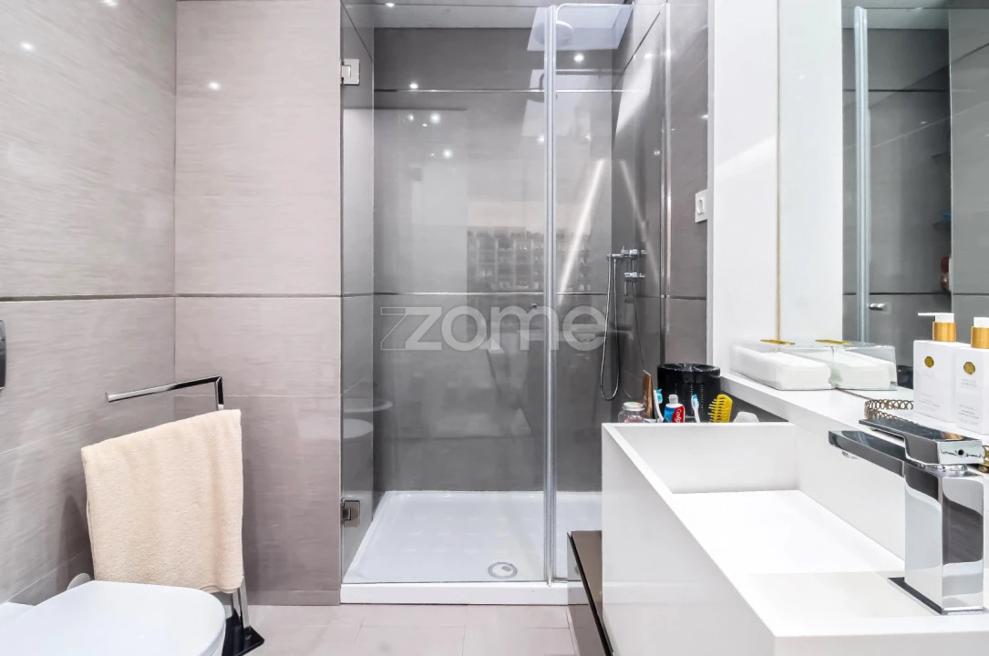 Moradia T4 para Arrendamento em Canelas Foto 52