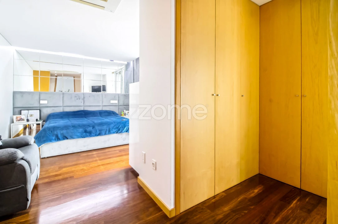 Moradia T4 para Arrendamento em Canelas Foto 28