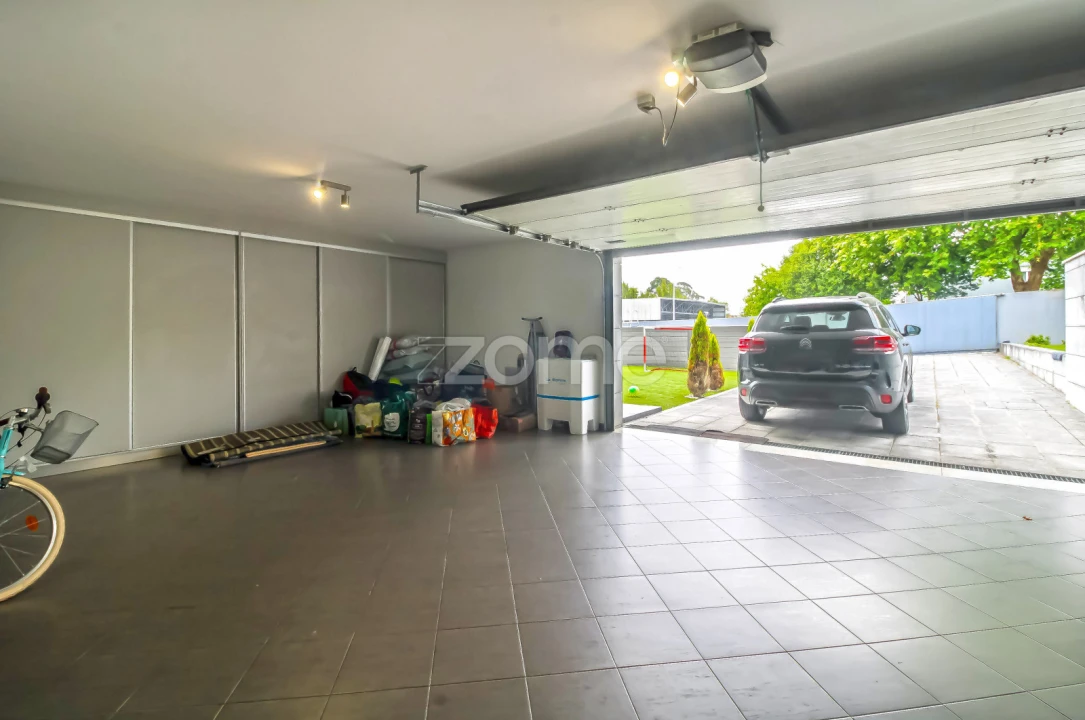 Moradia T4 para Arrendamento em Canelas Foto 62