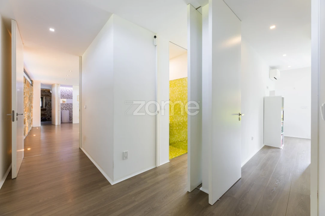 Moradia T4 para Venda em Santa Lucrécia de Algeriz e Navarra Foto 12