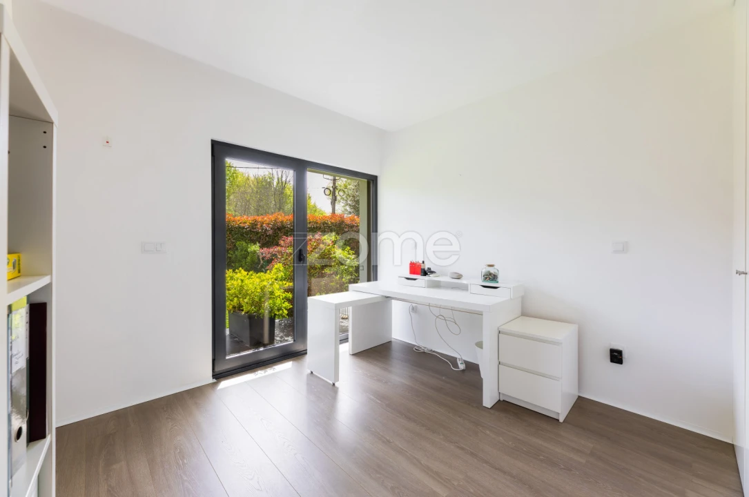 Moradia T4 para Venda em Santa Lucrécia de Algeriz e Navarra Foto 17