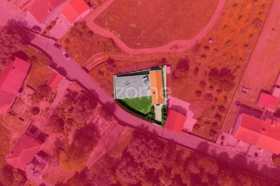 Moradia T4 para Venda em Santa Lucrécia de Algeriz e Navarra