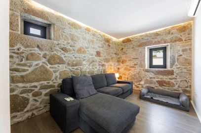 Moradia T4 para Venda em Santa Lucrécia de Algeriz e Navarra