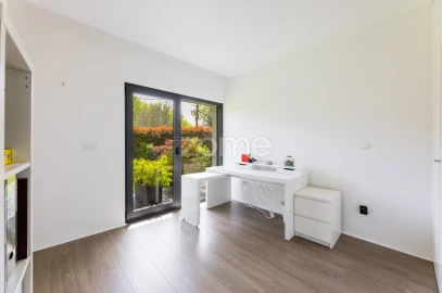 Moradia T4 para Venda em Santa Lucrécia de Algeriz e Navarra