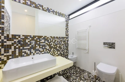 Moradia T4 para Venda em Santa Lucrécia de Algeriz e Navarra