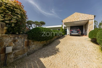 Moradia T4 para Venda em Santa Lucrécia de Algeriz e Navarra