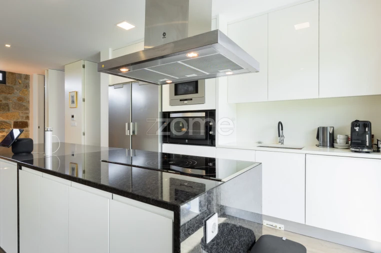 Moradia T4 para Venda em Santa Lucrécia de Algeriz e Navarra Foto 5