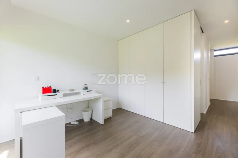 Moradia T4 para Venda em Santa Lucrécia de Algeriz e Navarra Foto 18