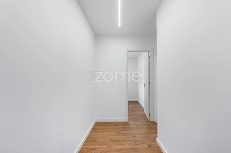 Moradia T4 para Venda em Lanhelas Foto 13