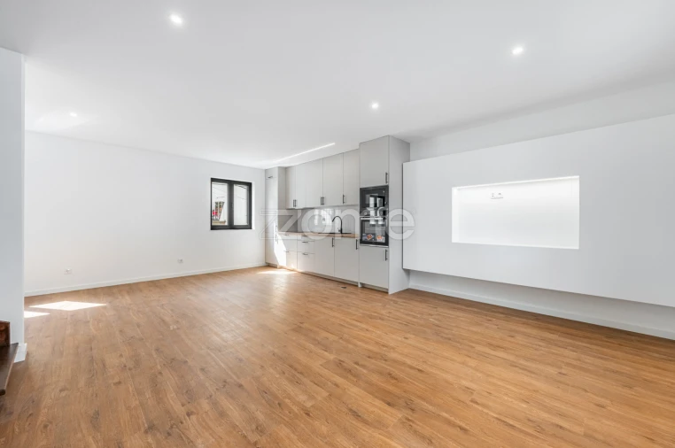 Moradia T4 para Venda em Lanhelas Foto 18